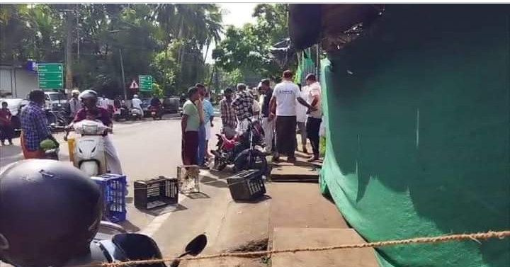 മധ്യവയസ്കനെ തലങ്ങും വിലങ്ങും വെട്ടി; ആയുധവുമായി പൊലീസ് സ്റ്റേഷനിലെത്തി സുഹൃത്ത്, ആരോഗ്യനില ഗുരുതരം